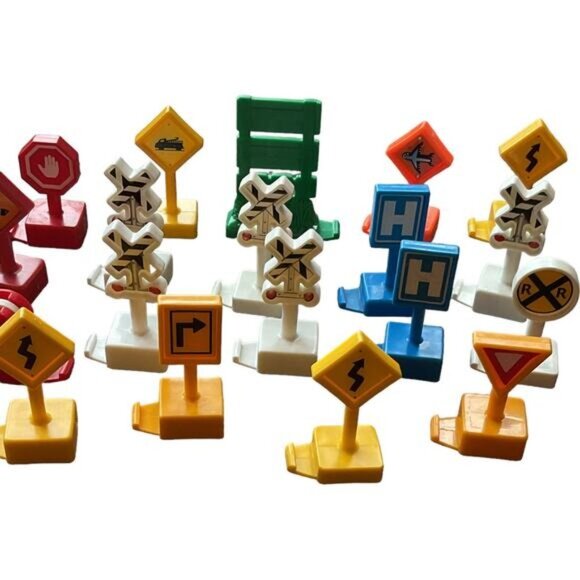 Mattel Fisher Price Geotrax Train Direction Signs Set Of 22 Bright Colors - Picture 8 of 9